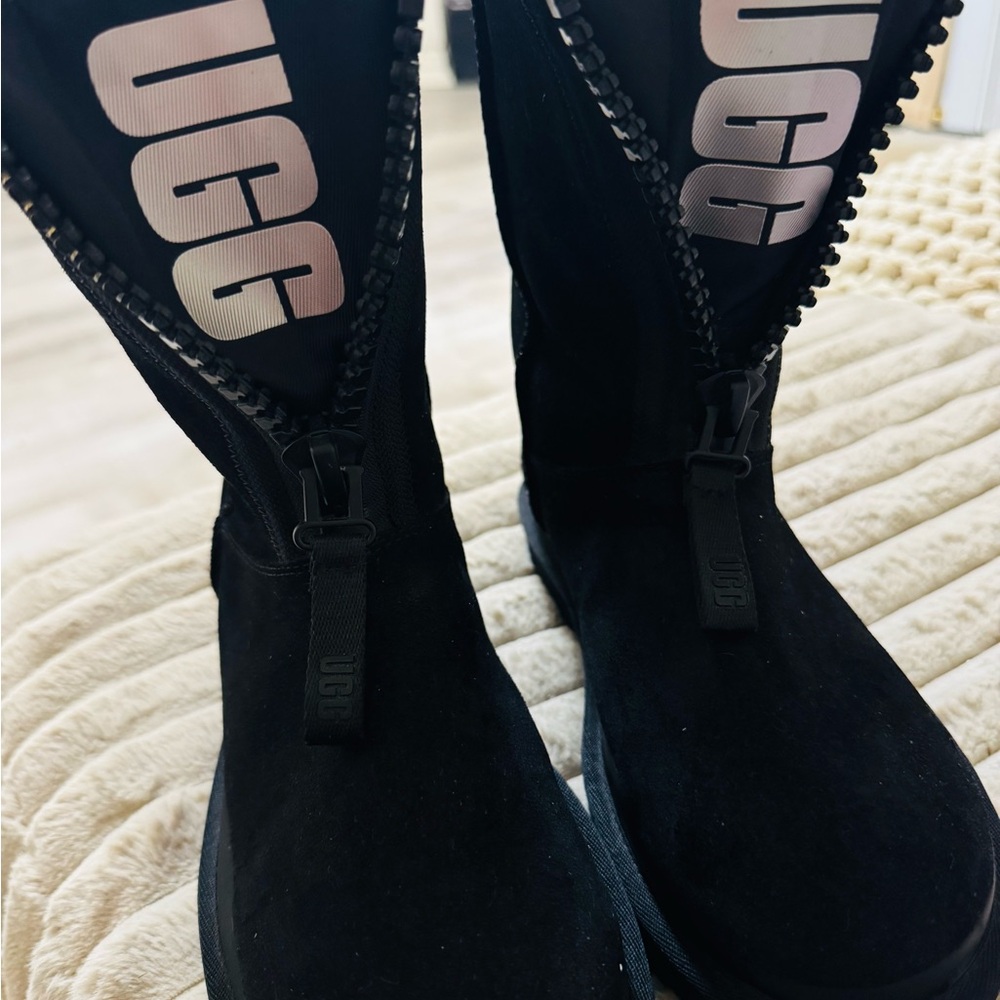 UGG Women's Black Winter Boots